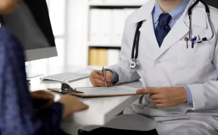 نقابة الأطباء: عجز مالي يفرض خيار صرف نصف الراتب للمتقاعدين