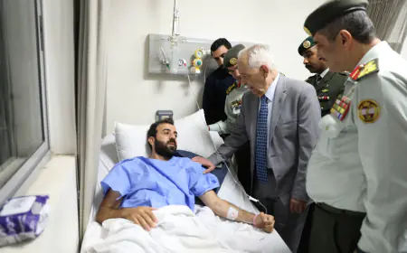 بتوجيهات ملكية العيسوي يطمئن على صحة مصابي المداهمة الأمنيّة بالرمثا وينقل اعتزاز الملك وولي العهد وتمنياتهما بالشفاء العاجل