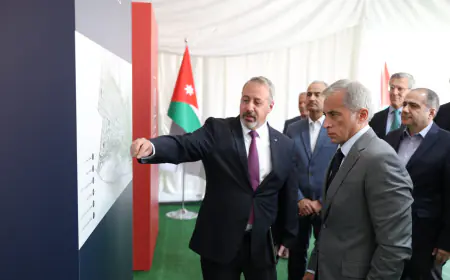 رئيس الوزراء يطلق المرحلة الأولى من مشروع المدينة الجديدة (عمرة)