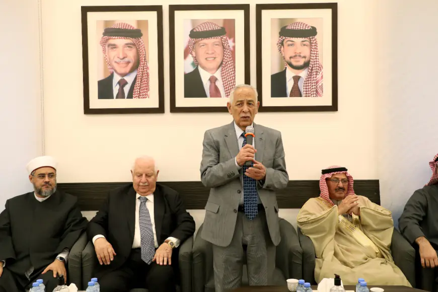 مندوبا عن الملك وولي العهد.. العيسوي يعزي آل السعدون