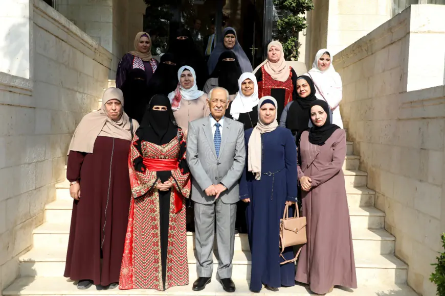 رئيس الديوان الملكي الهاشمي يلتقي وفدا من جمعية أغصان العطاء الخيرية