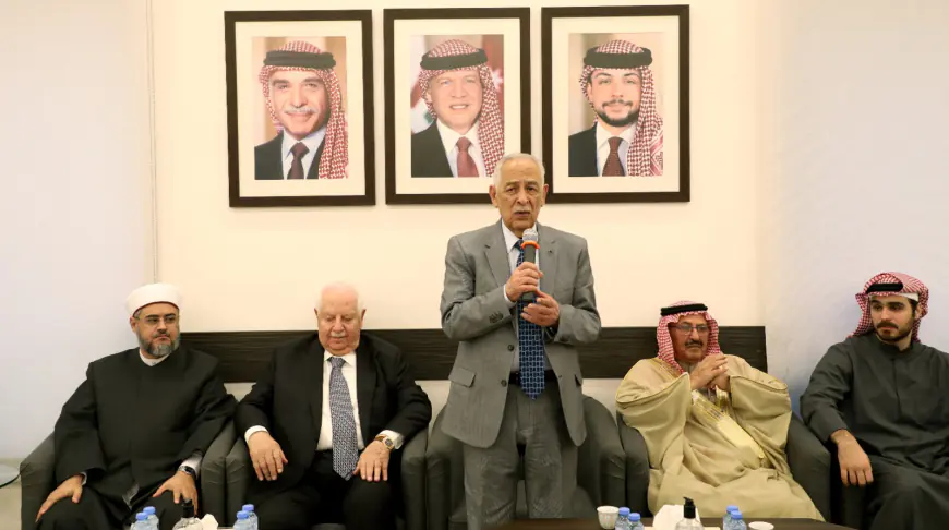 مندوبا عن الملك وولي العهد.. العيسوي يعزي آل السعدون