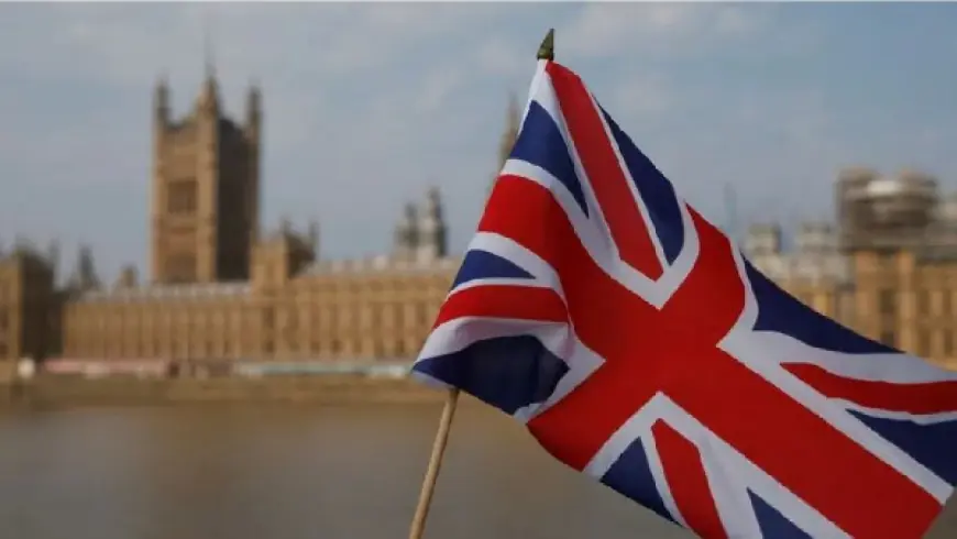 بريطانيا ترفع العقوبات عن الرئيس السوري أحمد الشرع قبيل لقائه المرتقب مع ترامب