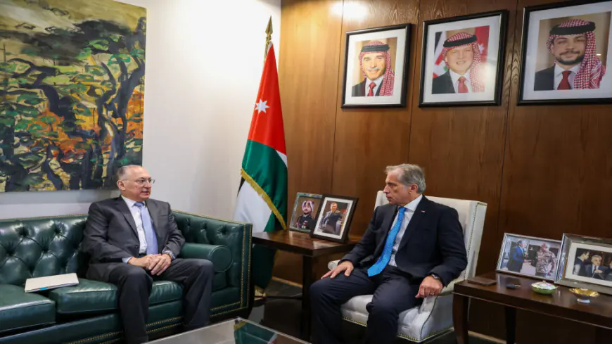 حسان يؤكد دعم الحكومة لإجراءات هيئة النزاهة للتعامل بجدية مع أي تجاوزات تعيق الاستثمار