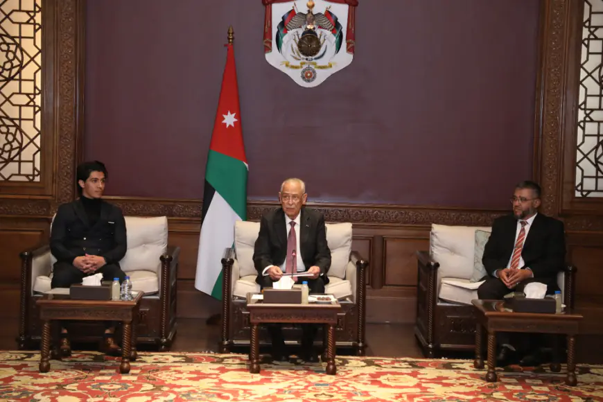 العيسوي يلتقي فعاليات شعبية وطلبة جامعيين