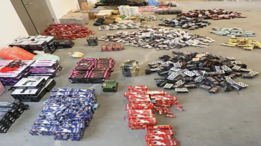 (الجمارك) تضبط  150 ألف حبة من المنشطات الجنسية و918 قطعة من الألعاب النارية و70 صاعقا