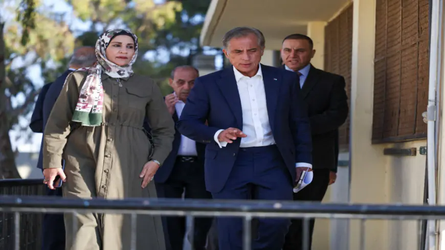 رئيس الوزراء  يبدأ جولة ميدانية تفقدية من لواء الرصيفة