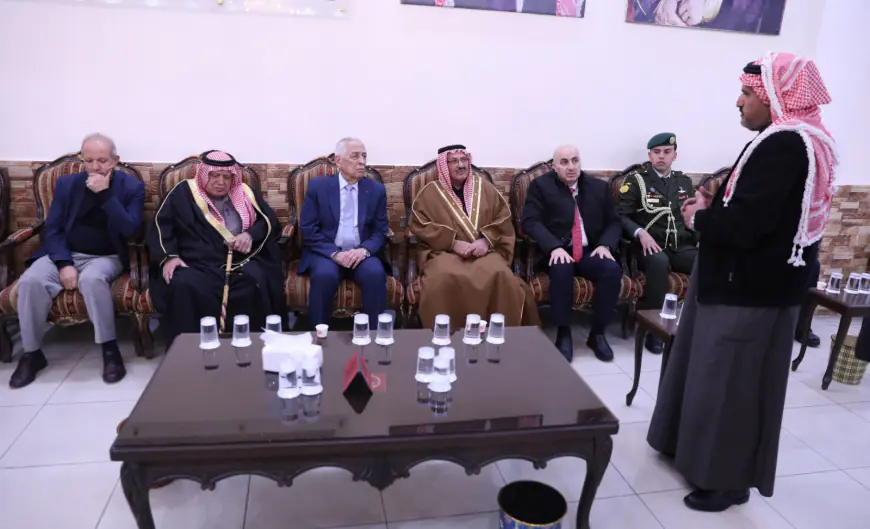 مندوبا عن الملك وولي العهد. العيسوي يعزي عشيرة صندوقة