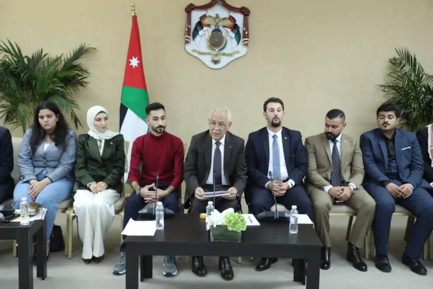 العيسوي: القيادة الهاشمية تراهن على جيل يؤمن بوطنه ويصنع مستقبله