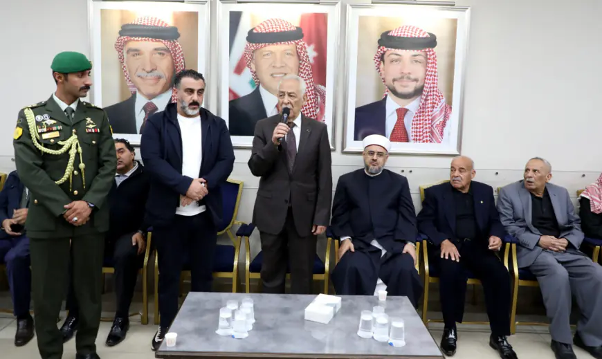 مندوبا عن الملك وولي العهد..العيسوي يعزي الدويكات والمناصير/ عباد