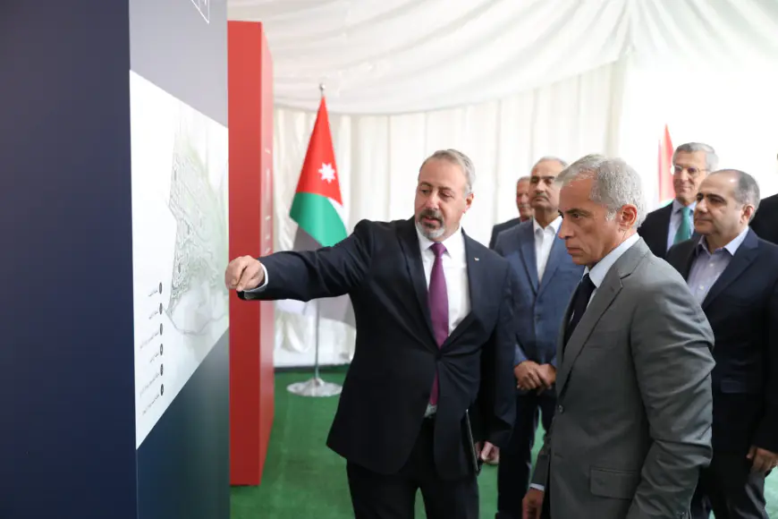 رئيس الوزراء يطلق المرحلة الأولى من مشروع المدينة الجديدة (عمرة)