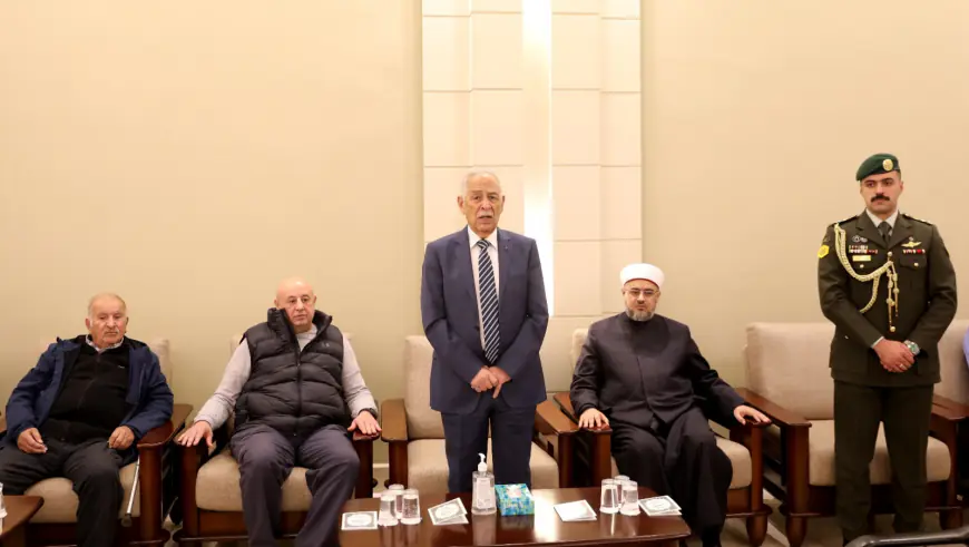 مندوبا عن الملك وولي العهد.. العيسوي يعزي عشيرة البطاينة