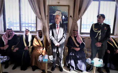 مندوبا عن الملك وولي العهد.. العيسوي يعزي عشيرتي الفايز والزين