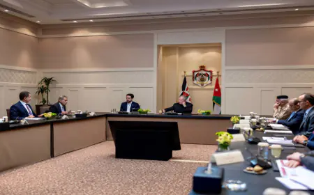 الملك يطلع على خطة الحكومة لتطوير المرحلة الأولى من مشروع مدينة عمرة