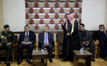 مندوبا عن الملك وولي العهد.. العيسوي يعزي عشيرتي الخلايلة والعواملة