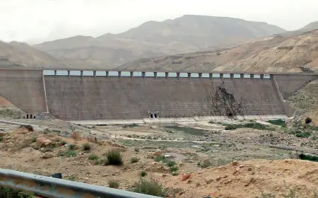 رئيس الوزراء يشدد على ضرورة إدامة مراقبة السدود ومواقع تخزين المياه