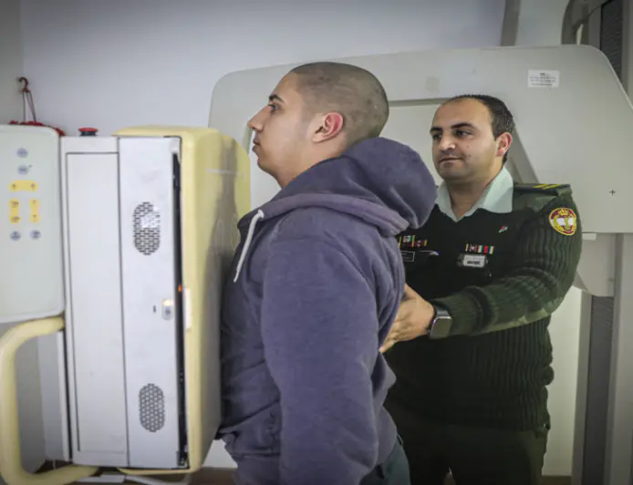 القوات المسلحة تبدأ إجراءات الفحص الطبي للمكلفين بخدمة العلم (صور)