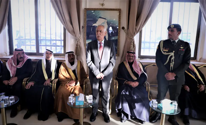 مندوبا عن الملك وولي العهد.. العيسوي يعزي عشيرتي الفايز والزين