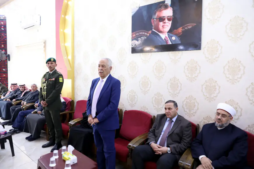 العيسوي ينقل تعازي الملك وولي العهد إلى عشيرة الخلايلة