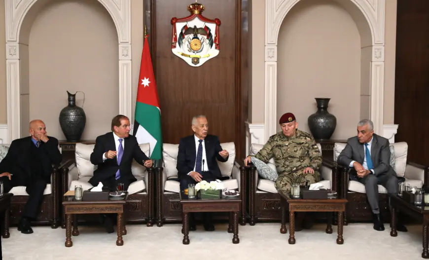 متابعة للقائهم مع الملك.. العيسوي يلتقي متقاعدين خدموا بمعية جلالة الملك بالقوات الخاصة