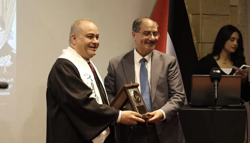 التطبيقية للصناعات البلاستيكية تكرم رئيس مجلس إدارتها رضوان خطاب (صور)