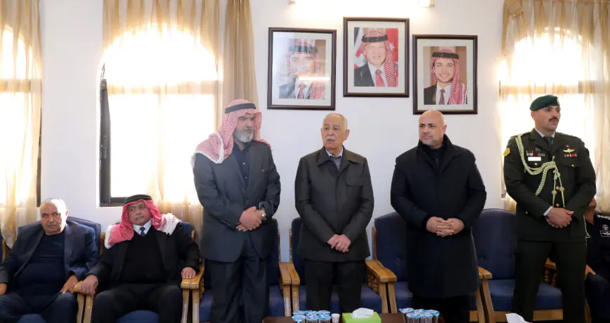 مندوبا عن الملك وولي العهد… العيسوي يعزي عشيرة العربيات 