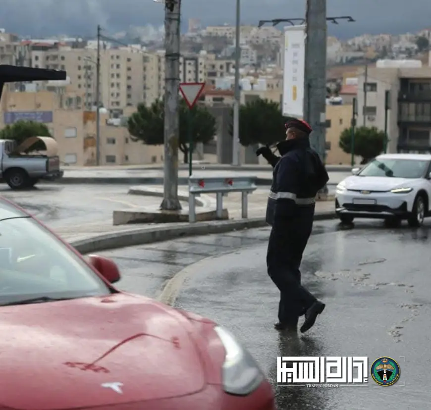 إدارة السير:  توخي الحذر على الطرق ومتابعة الإرشادات المرورية