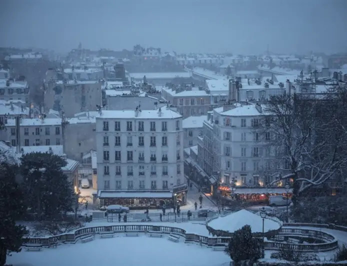 بسبب الثلوج..إلغاء نحو 140 رحلة جوية في باريس