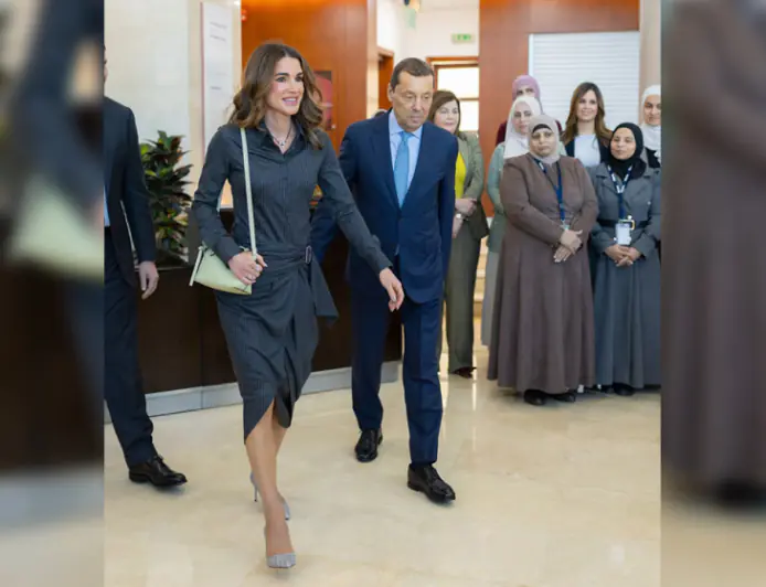 الملكة تزور مصنع لشركة أدوية الحكمة في السلط