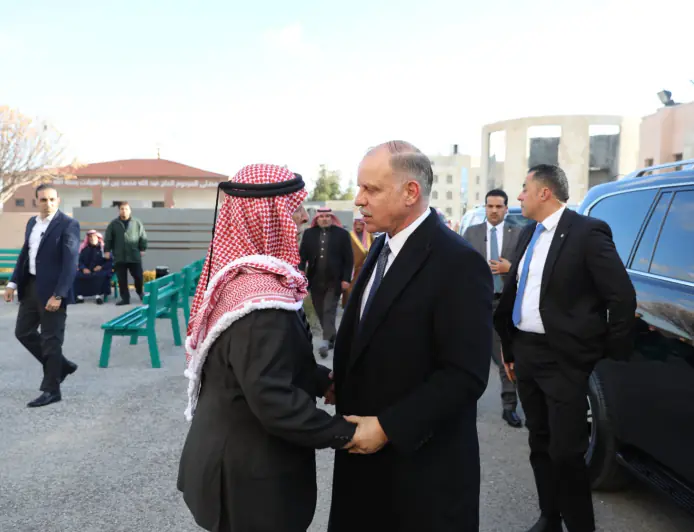 مندوبا عن الملك.. الأمير فيصل يقدم واجب العزاء لرئيس الديوان الملكي بوفاة شقيقته (صور)