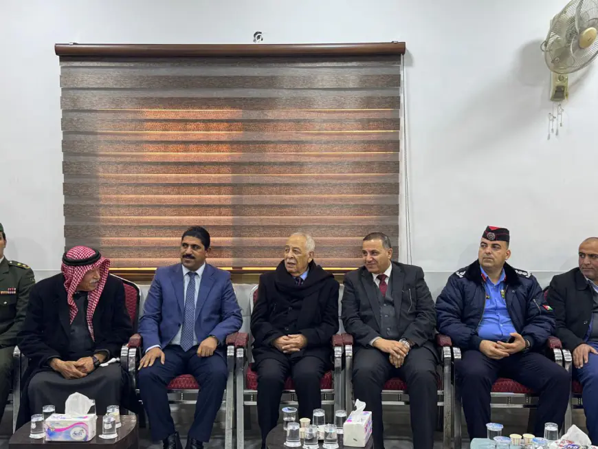 مندوبا عن الملك وولي العهد… العيسوي يعزي عشيرة الرواحنة