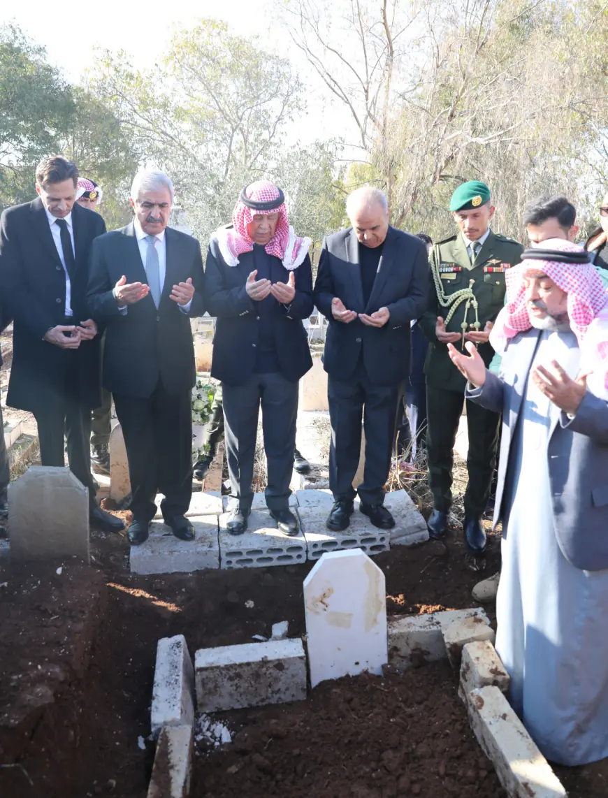 مندوبا عن الملك وولي العهد.. العيسوي يشارك في تشييع جثمان العين والوزير الأسبق صالح إرشيدات