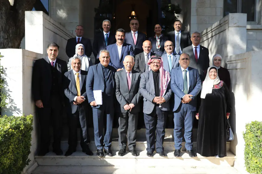 العيسوي يلتقي وفدا من كتلة حزب مبادرة النيابية