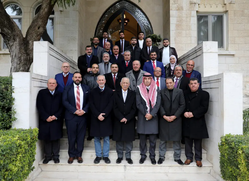 العيسوي يلتقي وفدا ثقافيا وشبابيا 