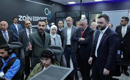 الأمير عمر بن فيصل يفتتح أكاديمية زين للرياضات الإلكترونية (صور)