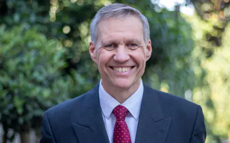 ما الذي قاله السفير البريطاني للأردنيين بشأن التأشيرات الإلكترونية؟