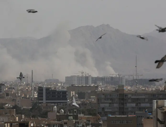 مقتل وزير الدفاع الإيراني وقائد الحرس الثوري في الغارات الإسرائيلية