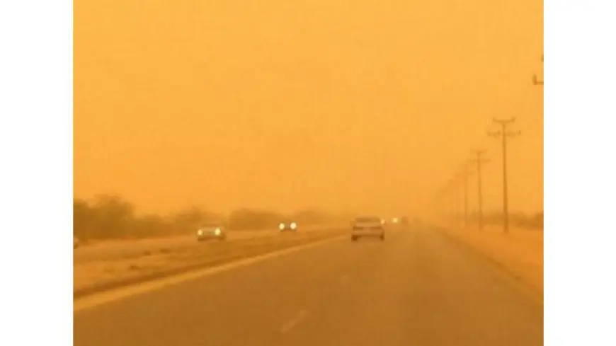 أجواء مغبرة وتحذيرات من تدني مدى الرؤية الأفقية