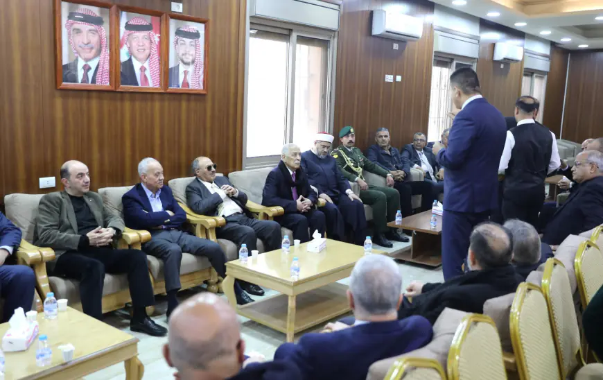 مندوبا عن الملك وولي العهد..العيسوي يعزي عشائر بينو والمساعدة والمصري والخريسات