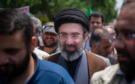 من هو مجتبى خامنئي المرشد الإيراني الجديد؟