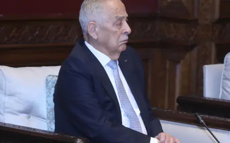 العيسوي ينقل تمنيات الملك وولي العهد بالشفاء للفريقين المتقاعدين السرحان والكردي