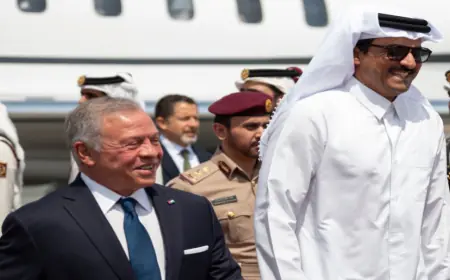 الملك يصل إلى الدوحة في زيارة إلى دولة قطر