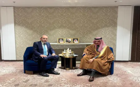 وزير الخارجية يجري مباحثات موسعة مع نظيره السعودي