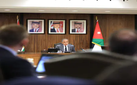 رئيس الوزراء: مخزون الاستراتيجي من السلع والطاقة آمن ومطمئن ولفترات كافية