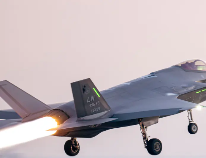 إسرائيل توسع ضرباتها على إيران ولبنان في اليوم العاشر للحرب