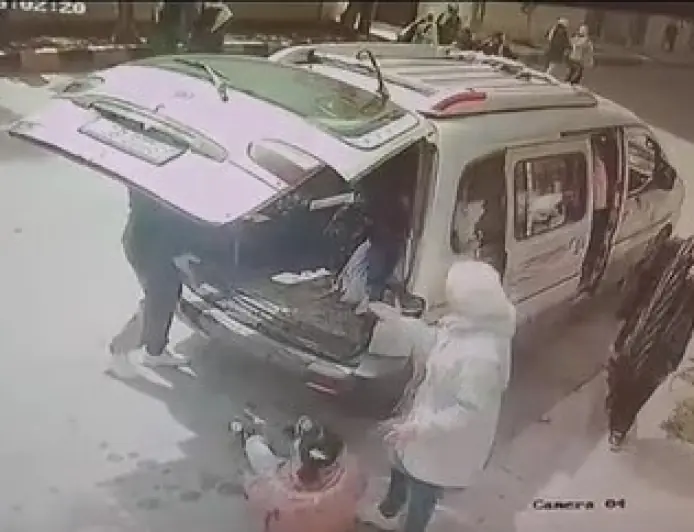 الأمن العام: تحديد هوية سائق الحافلة الذي اعتدى على الطفلة والبحث جار عنه