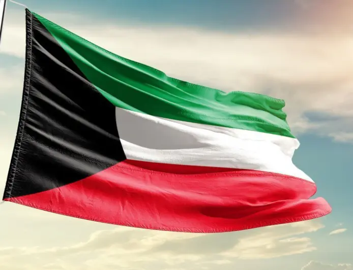 إصابتان من الطواقم الطبية في الكويت جراء سقوط شظايا