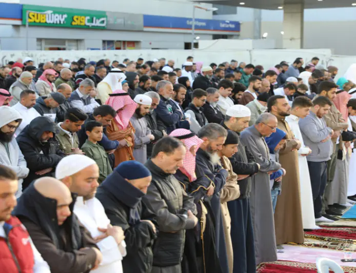 الأردنيون يؤدون صلاة عيد الفطر في جميع المحافظات