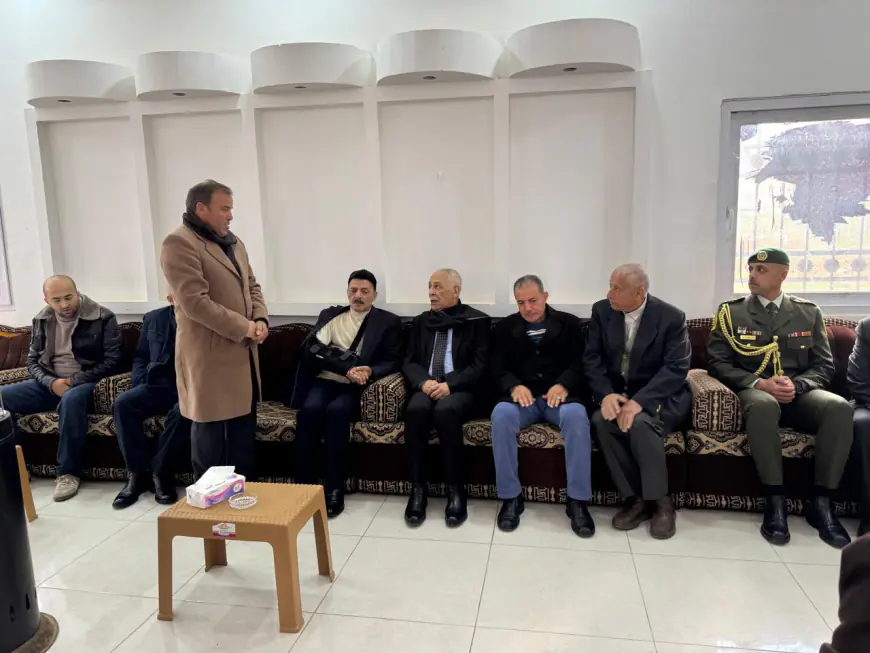 مندوبا عن الملك وولي العهد.. العيسوي يعزي عشيرتي الزيود والكساسبة