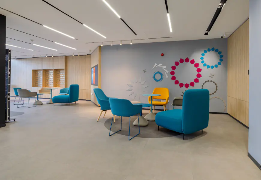 زين تفتتح معرضها الجديد كليا في إربد (صور)